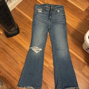 American Eagle Ripped Super High-Rise Flare Jeans Size 6 - Short